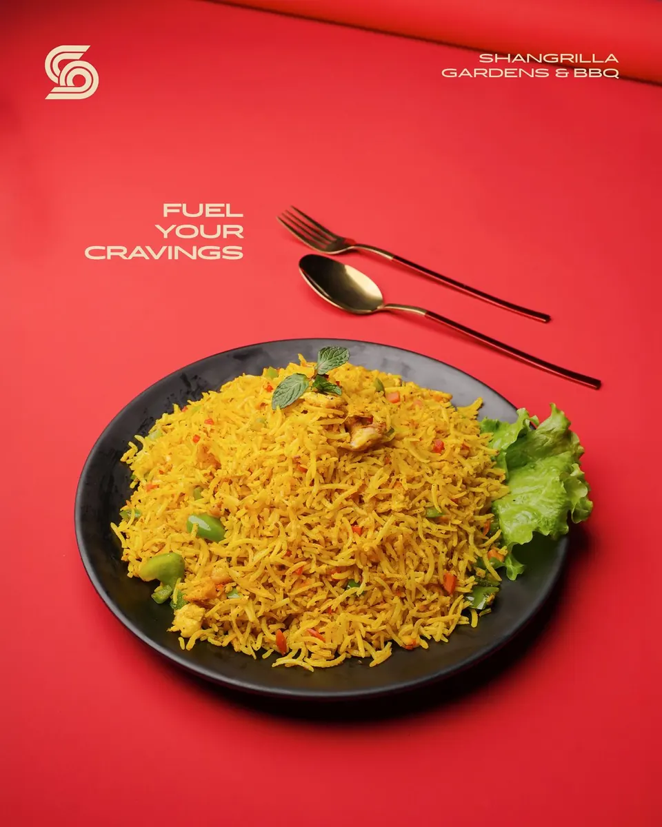 Rice on red
